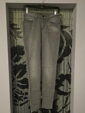 Levi's Women's Skinny Jeans in Light Grey Wash W27 L30